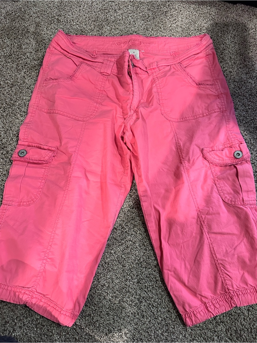 Arizona Jean Company Bright Pink Cargo Capris